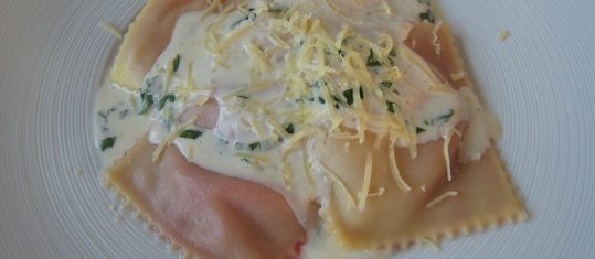 Ravioli mit Randenfüllung