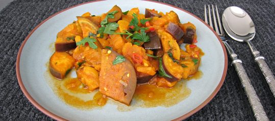 Auberginencurry mit gedörrten Aprikosen