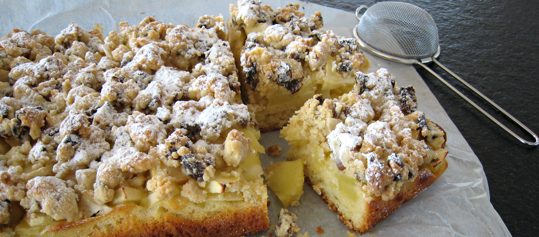 Apfelkuchen mit Dattel-Streusel