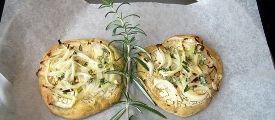 Kartoffel-Focaccias mit Gewürzsalz