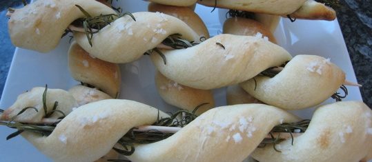Schlangenbrot-Rosmarin-Spiessli