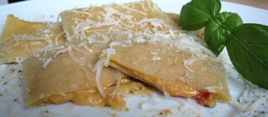 Ravioli mit Peperoni-Füllung