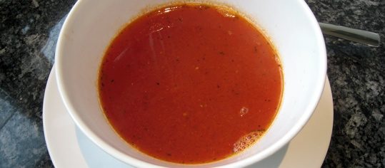 Suppe von gerösteten Tomaten