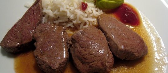 Rehschnitzel an Sanddornsauce
