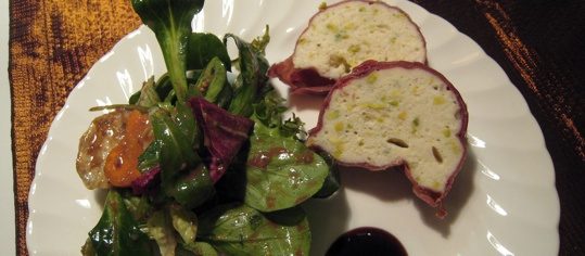 Poulet-Terrine im Bündnerfleischmantel