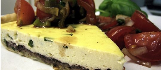 Ricotta-Tarte mit marinierten Cherrytomaten