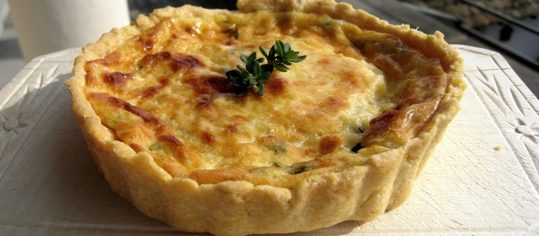 Parmesan-Tartelettes mit Knusperboden