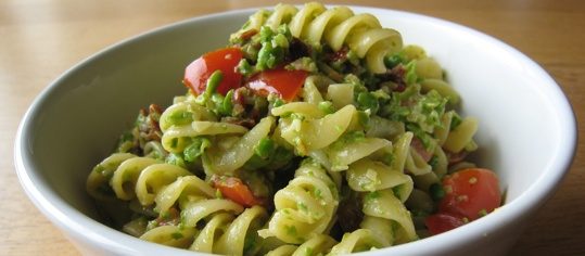 Fusilli mit Erbsli-Sugo