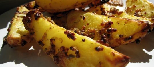 Senf-Kartoffel-Wedges