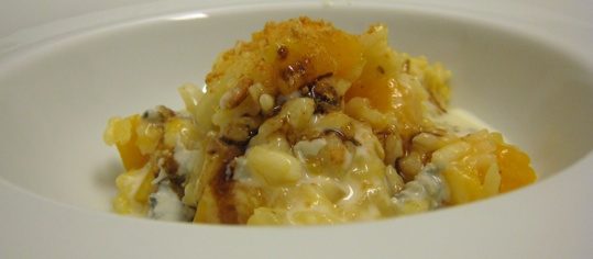 Kürbis-Risotto mit Amaretti, Balsamico und Gorgonzolasauce