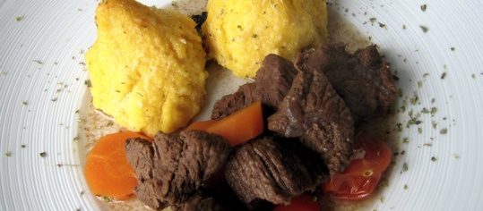 Orientalisch gewürztes Rindsragout