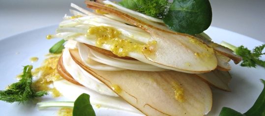 Fenchel-Birnen-Salat an Senf-Dressing