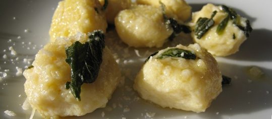 Ricotta-Gnocchi mit Salbeibutter