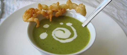 Erbsensuppe mit Knusperstangen