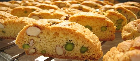 Cantucci mit Mandeln und Pistazien
