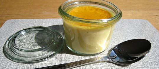 Caramelflan im Glas