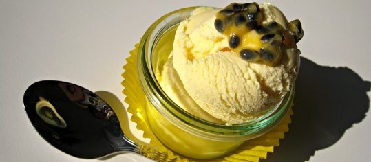 Passionsfrucht-Glace
