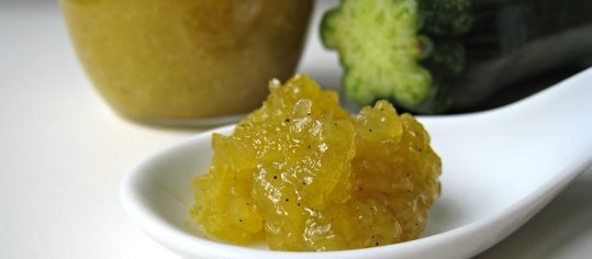 Zucchini-Zitronen-Konfitüre mit Vanille