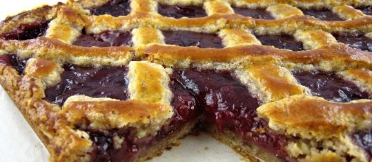 Linzertorte mit Zwetschgenröster