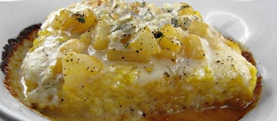 Gratinierte Polentaschnitten mit Gorgonzola und Birnen