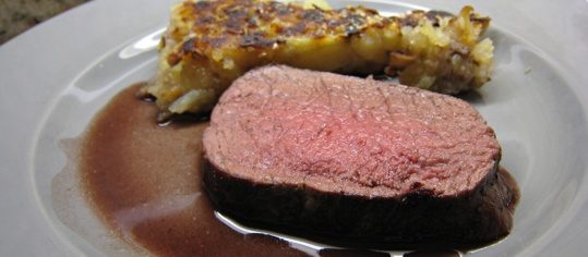 Hirschentrecôte, Glühweinjus und Marronirösti