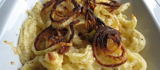 Käse-Spätzli mit Zwiebeln