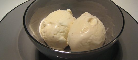 Bananen-Sauerrahm Glace