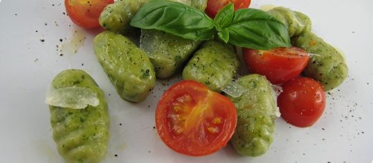 Kartoffel-Gnocchi mit Basilikum