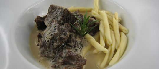 Rindsvoressen an Pfeffersauce