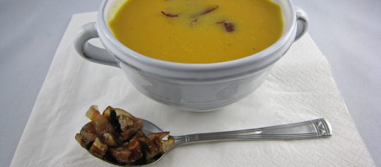 Süsskartoffelsuppe mit Einlage