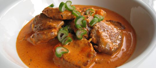 Lamm an Paprikasauce