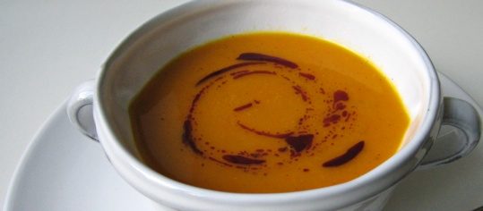 Kürbissuppe mit Vanille und Gewürzen