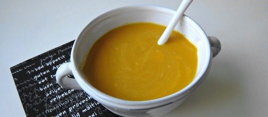 Würzige Rüeblisuppe