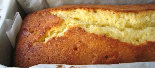Getränkter Zitronencake