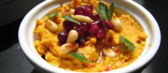 Hummus aus ofengerösteten Rüebli