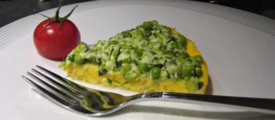 Omelette mit Erbsenbelag