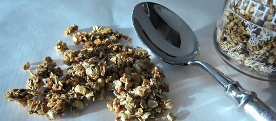 Frucht-Granola (Knuspermüesli)