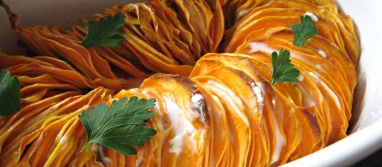 Süsskartoffel-Gratin mit Kokossauce